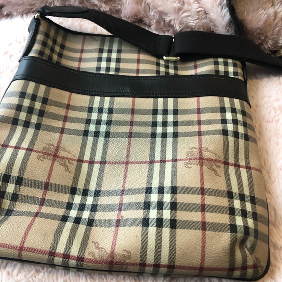 Authentic Burberry crossbody - Picture 1 of 11